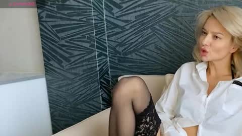 Molly online show from February 28, 4:57 am