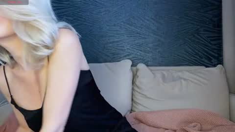Molly online show from June 9, 3:18 am