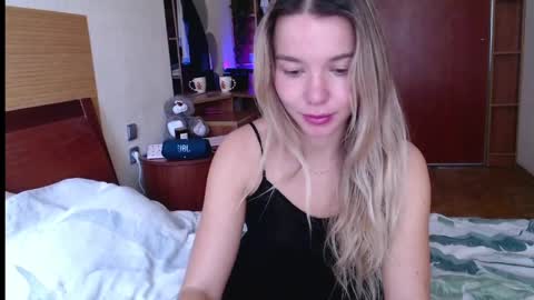 Molly online show from April 24, 7:33 am