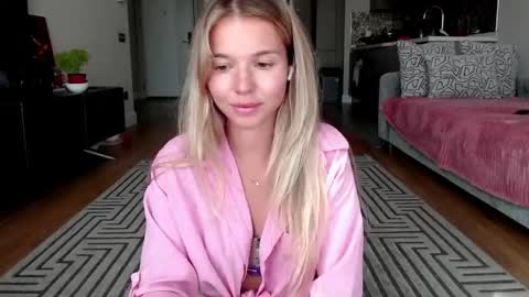 Molly online show from June 6, 1:49 pm