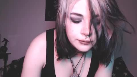 Molly Crow online show from February 17, 12:21 am