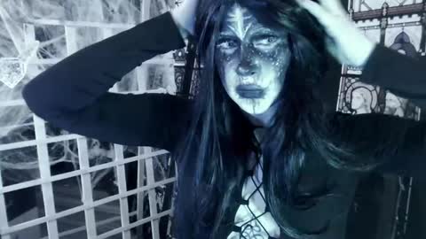 Snapshot of molly_crow chatting on April 3, 12:08 am Molly Crow online show from April 3, 12:08 am