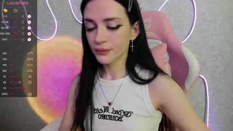 Snapshot of molly_crystall chatting on July 2, 5:13 am Molly - online show from July 2, 5:13 am