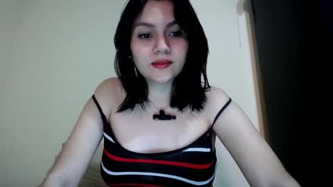 Snapshot of molly_fragance chatting on October 2, 5:53 pm Molly online show from October 2, 5:53 pm