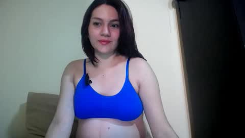 Snapshot of molly_fragance chatting on October 27, 6:23 pm Molly online show from October 27, 6:23 pm