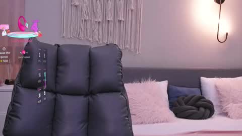 Molly online show from December 1, 1:10 am