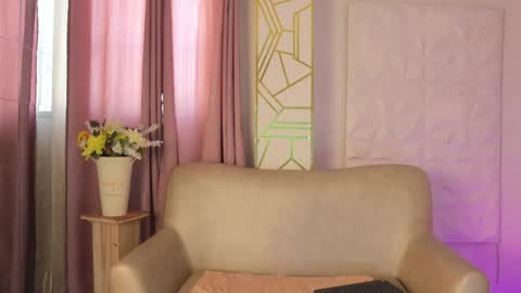 Snapshot of molly_marmalade_ chatting on December 4, 4:49 pm MOLLY online show from December 4, 4:49 pm