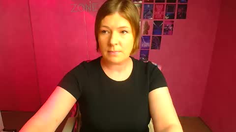 Molly online show from April 6, 11:33 am