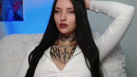 Snapshot of molly_montanaaa chatting on September 22, 9:11 am Lina online show from September 22, 9:11 am