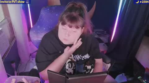 molly_moons online show from September 13, 10:31 pm