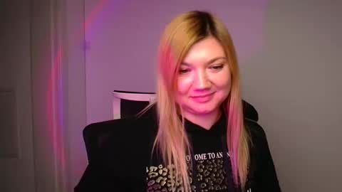 Molly online show from January 10, 3:16 pm