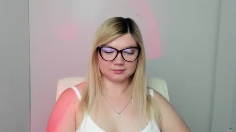 Molly online show from September 14, 11:42 am