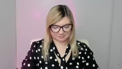 Molly online show from October 10, 8:19 pm