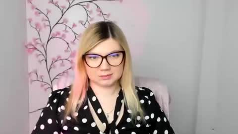 Molly online show from January 9, 12:52 pm