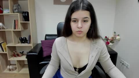 Snapshot of molly_owens chatting on February 1, 12:37 pm Molly Owens online show from February 1, 12:37 pm