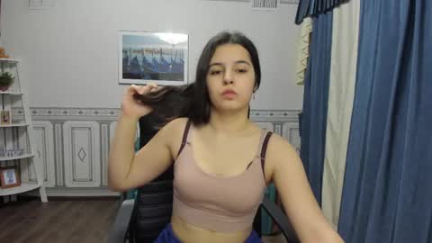 Snapshot of molly_owens chatting on February 9, 4:07 pm Molly Owens online show from February 9, 4:07 pm