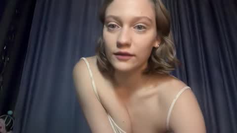 Snapshot of molly_poly chatting on November 4, 7:02 pm molly_poly online show from November 4, 7:02 pm