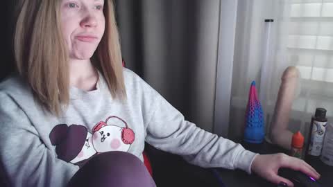 I have new photos come and see with love Molly online show from February 11, 7:44 am