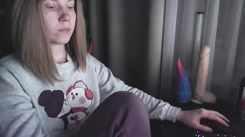 I have new photos come and see with love Molly online show from February 12, 8:50 pm