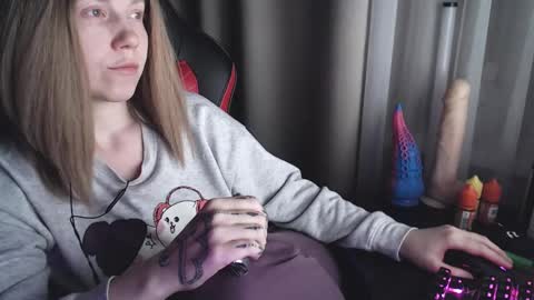 I have new photos come and see with love Molly online show from February 13, 9:38 pm