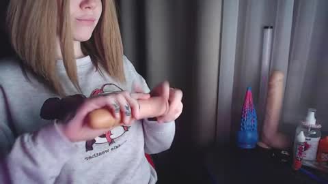 I have new photos come and see with love Molly online show from March 9, 1:25 am