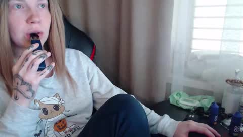 I have new photos come and see with love Molly online show from September 24, 10:29 am