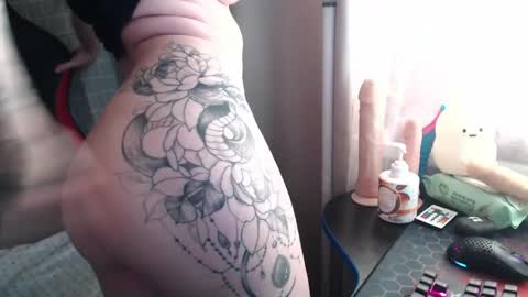 I have new photos come and see with love Molly online show from April 10, 7:57 am