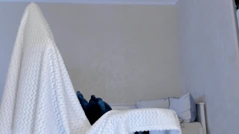 Snapshot of molly_soft chatting on February 15, 6:12 am Molly online show from February 15, 6:12 am