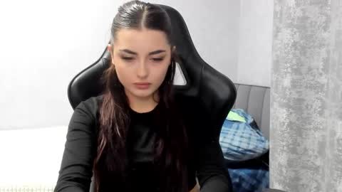 Snapshot of molly_ww chatting on November 19, 8:20 pm Molly online show from November 19, 8:20 pm