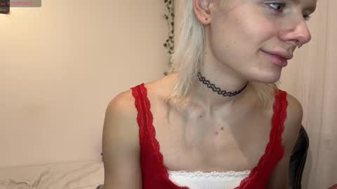 mollychloe online show from December 19, 5:31 pm