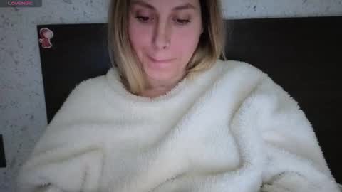 Nica    follow me   online show from November 22, 3:44 pm