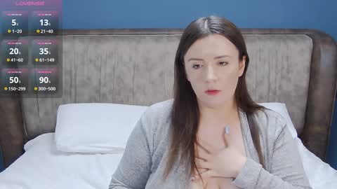 Snapshot of mollygreens chatting on February 18, 12:26 am Molly online show from February 18, 12:26 am