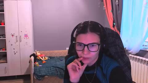  KIRA  online show from December 2, 2:50 am