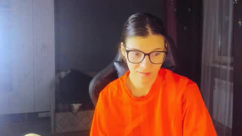 Snapshot of mollylollipop20 chatting on February 25, 5:22 pm KIRA online show from February 25, 5:22 pm