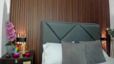 Snapshot of mollylove_ chatting on March 12, 7:20 pm mollylove_ online show from March 12, 7:20 pm