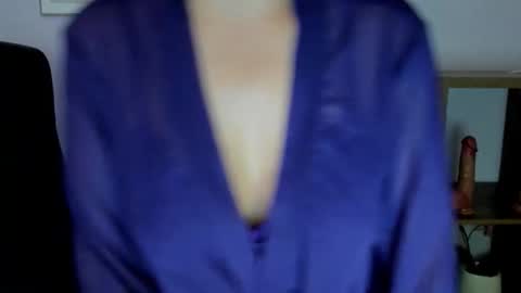 Snapshot of mollymoon40 chatting on November 27, 4:20 pm Molly online show from November 27, 4:20 pm