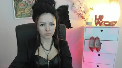 Molly online show from February 5, 7:57 am