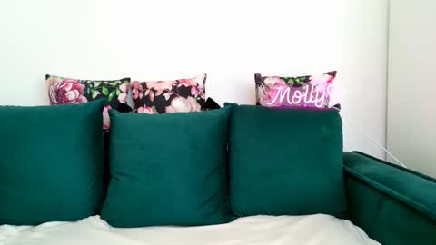 Molly online show from September 19, 6:04 am