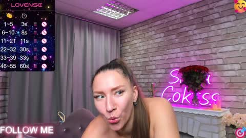 hi im Molly heregreat boobs big heart  warm pussy  online show from January 10, 8:40 am