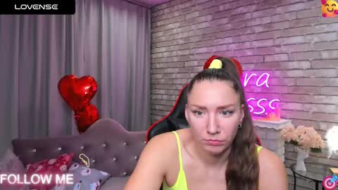 hi im Molly heregreat boobs big heart  warm pussy  online show from February 19, 3:28 am