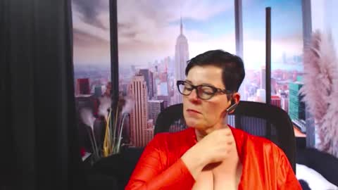 MollySun Nina Randmann online show from October 27, 7:07 pm