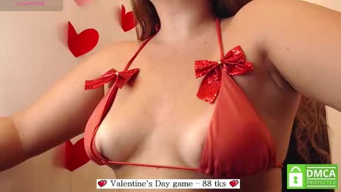 Snapshot of mollywayne chatting on February 13, 9:49 pm Molly Join my social networks online show from February 13, 9:49 pm