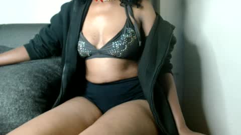 Molly online show from June 19, 2:21 pm