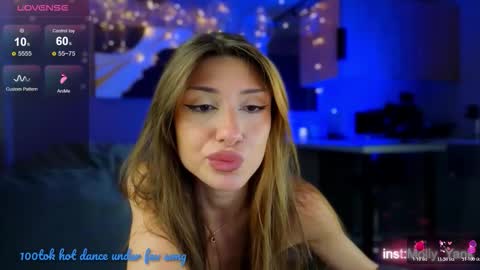 Molly online show from October 17, 3:25 pm