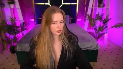 mollyymayy online show from January 16, 10:41 am