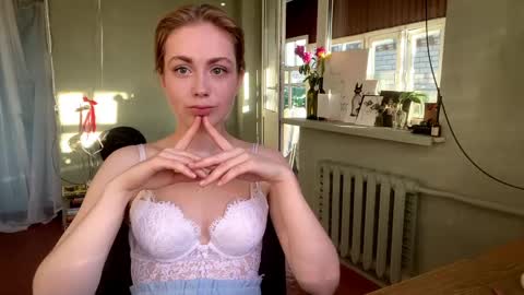 Snapshot of molyangel chatting on June 6, 3:39 pm Oksana online show from June 6, 3:39 pm
