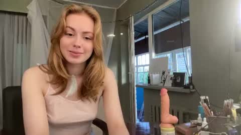 Snapshot of molyangel chatting on June 13, 4:16 pm Oksana online show from June 13, 4:16 pm