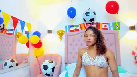 molyrestrepo online show from June 11, 12:32 am