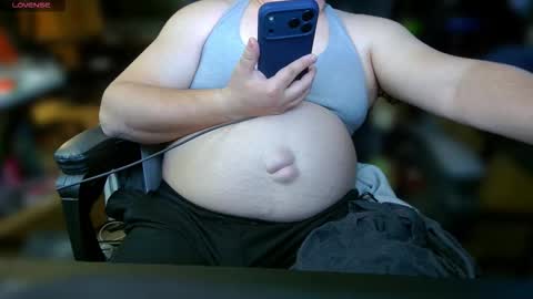 Snapshot of momentofs123 chatting on March 21, 7:50 pm momentofs123 online show from March 21, 7:50 pm