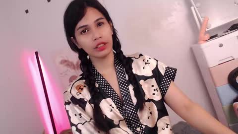 MOMIKHEM online show from May 4, 3:41 pm
